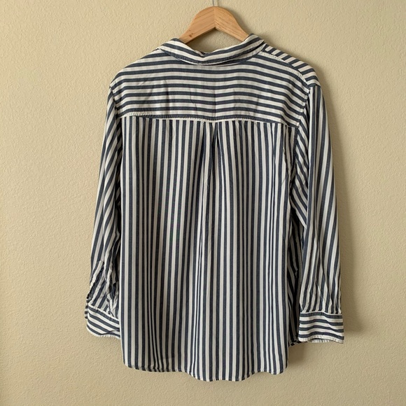 Ava & Viv Blouse Blue White Stripe Button Down - Picture 4 of 5
